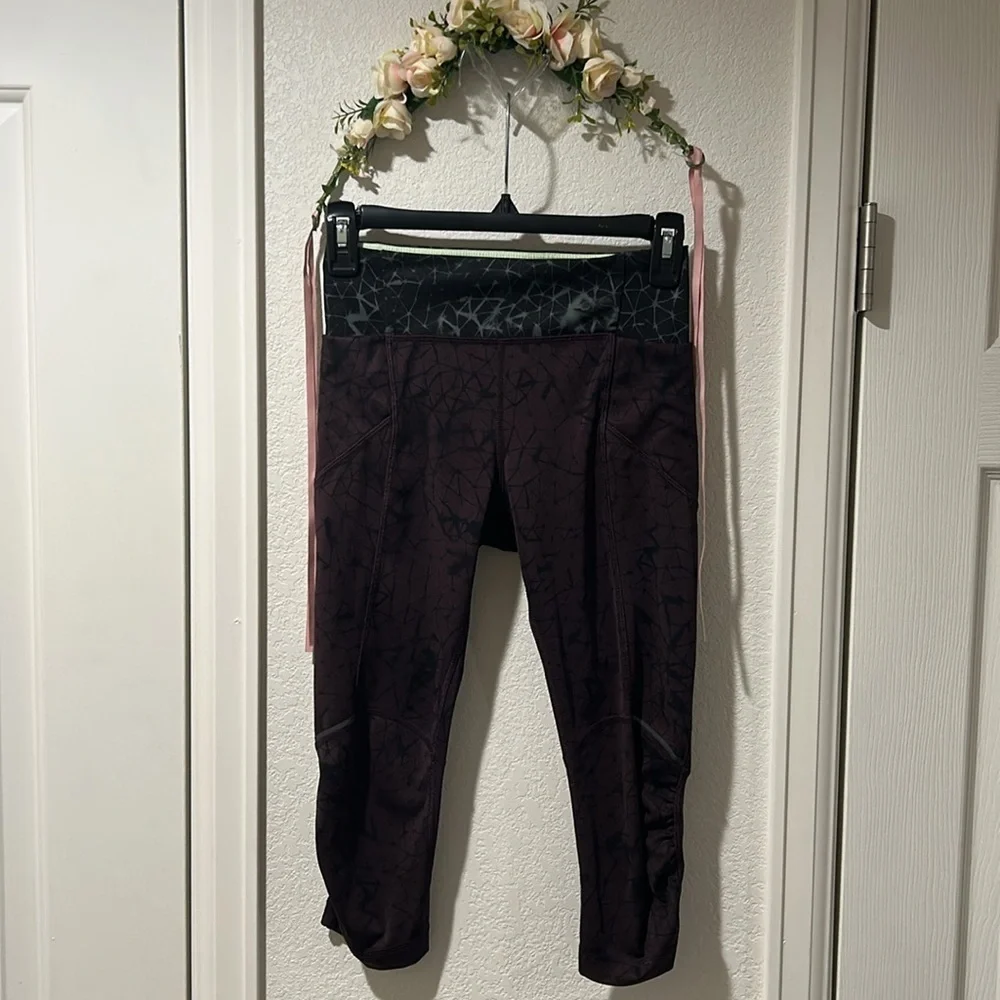 Lululemon Stash It Crop *Full-On Luxtreme